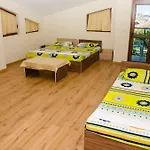 Pensión Niya 4*