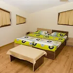 Pensión Niya 4*