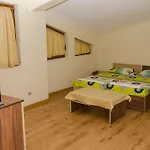 Pensión Niya 4*