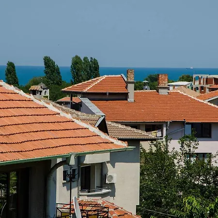 Niya Csernomorec